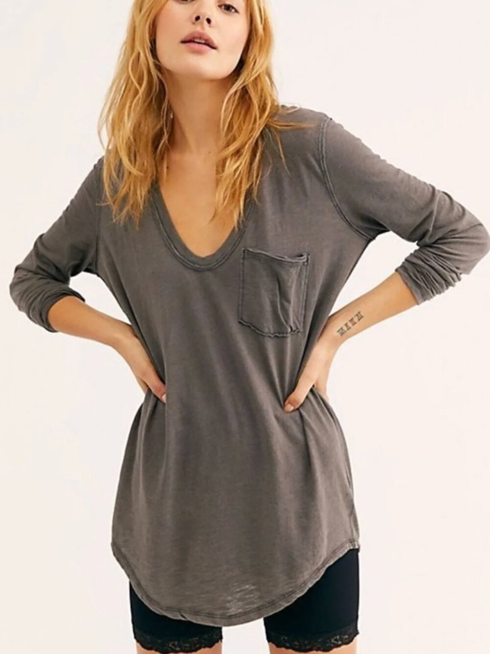 We The Free Long Sleeve V-Neck Tee - Washed Gray SZ S